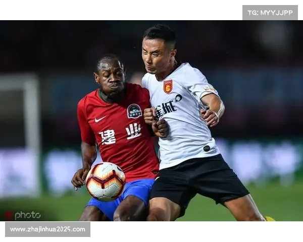 高位逼抢与快速反击引领球队战术演变的新潮流 高位逼抢与快速反击引领球队战术演变的新潮流